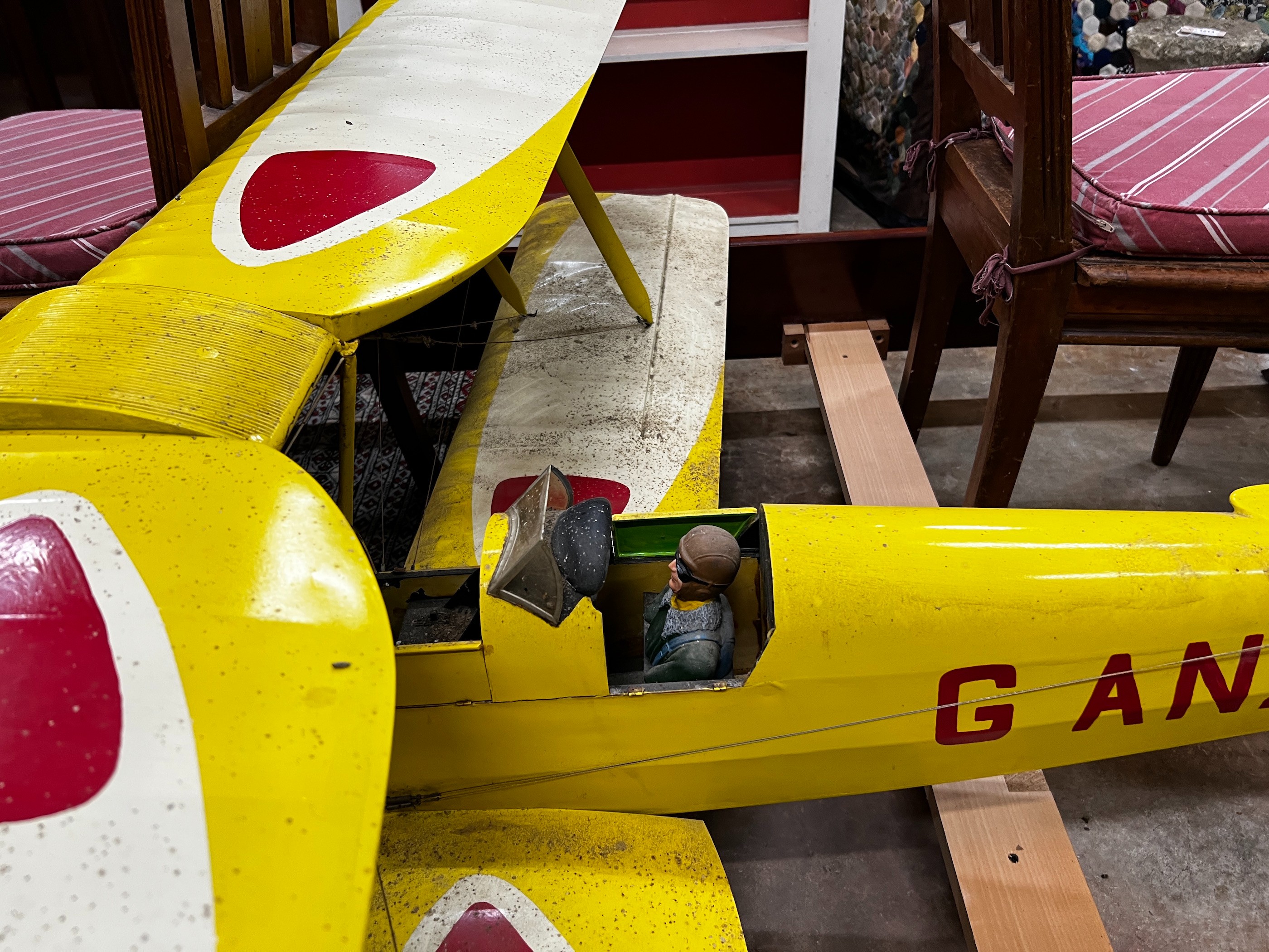 A De Havilland Tiger Moth Reg:- G-ANZU model aeroplane, width 183cm, length 150cm *Please note the sale commences at 9am.